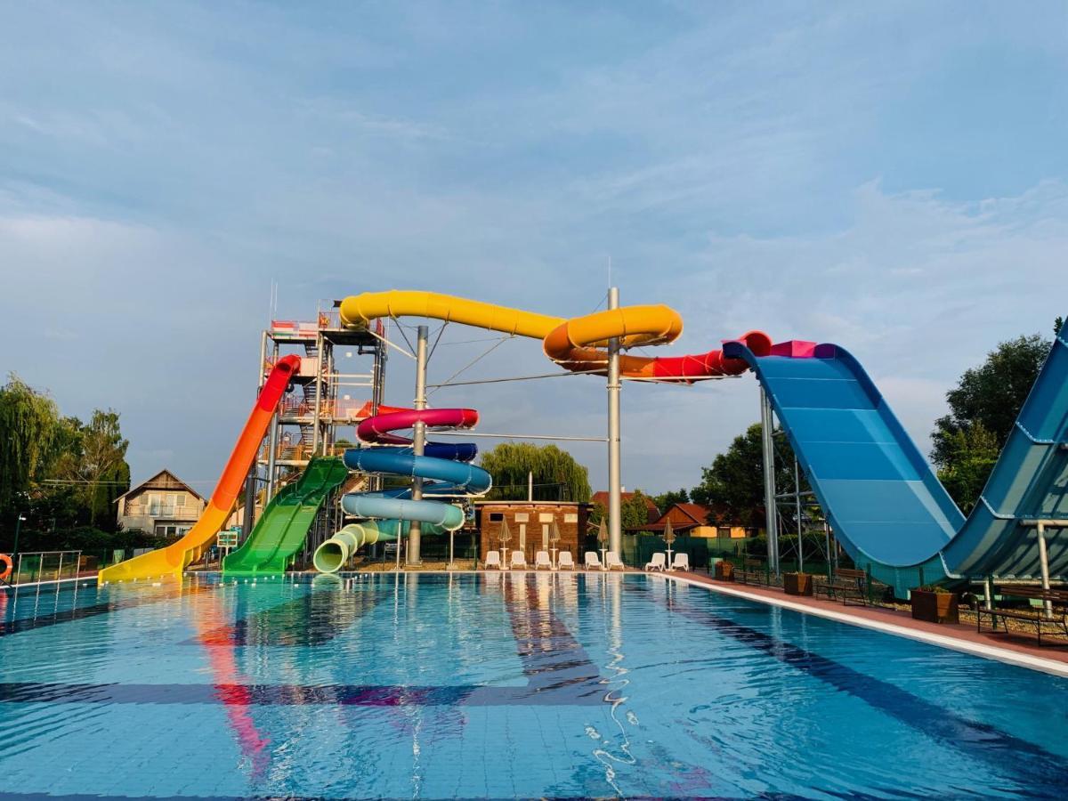 Barack Thermal & Natura Apartments Tiszakecske Luaran gambar