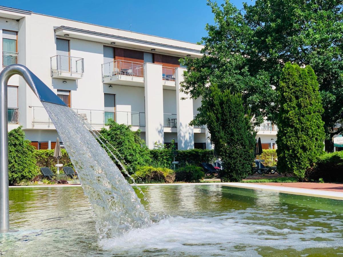 Barack Thermal & Natura Apartments Tiszakecske Luaran gambar