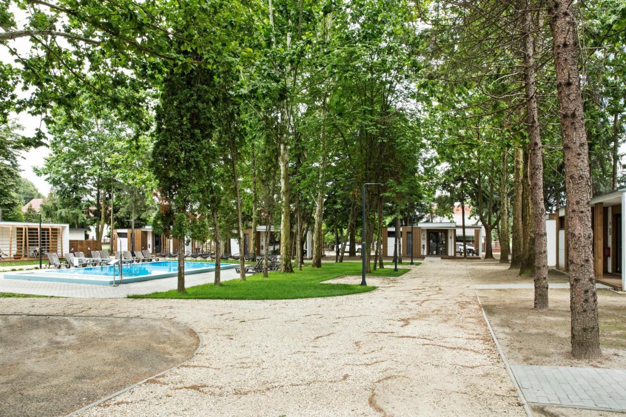 Barack Thermal & Natura Apartments Tiszakecske Luaran gambar