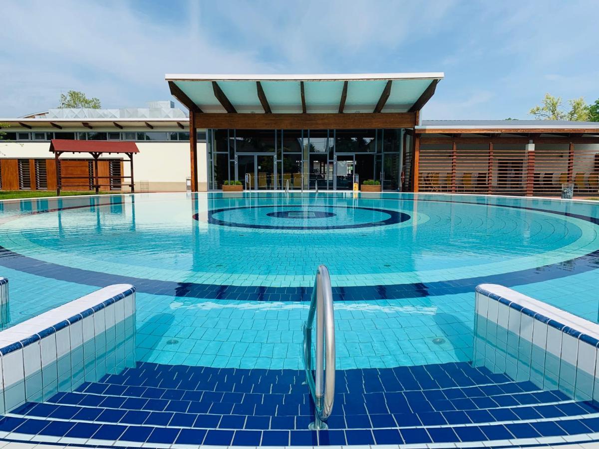 Barack Thermal & Natura Apartments Tiszakecske Luaran gambar