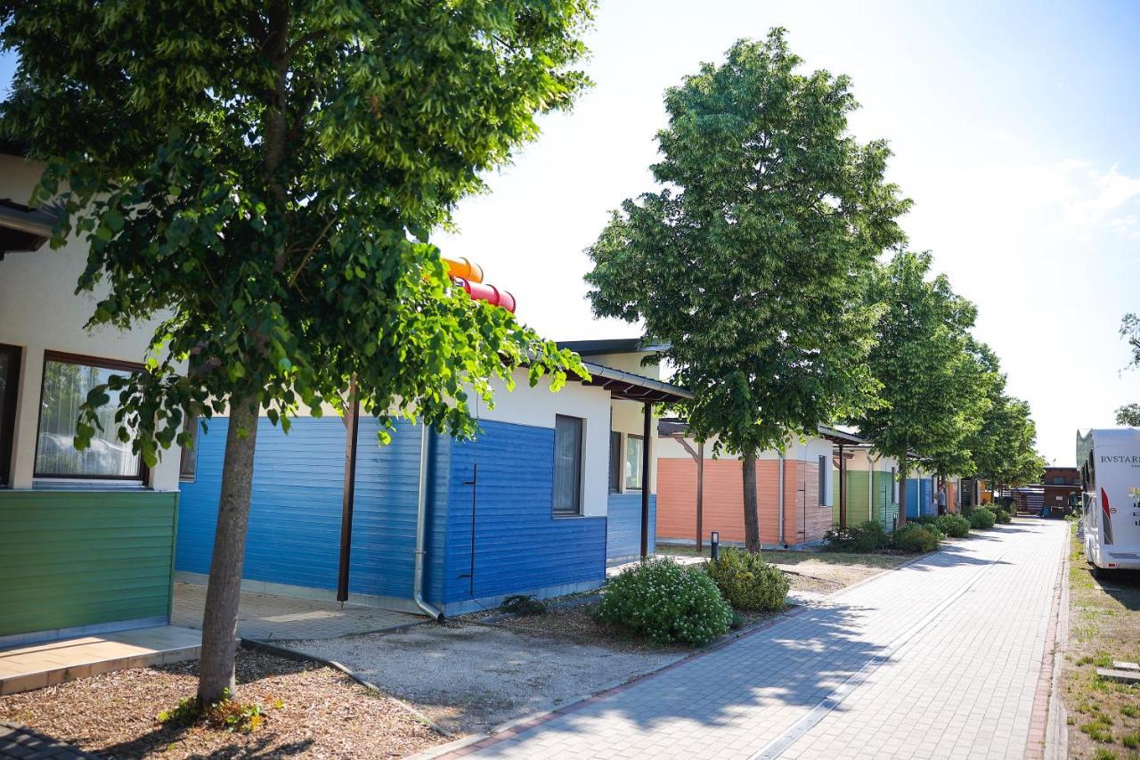 Barack Thermal & Natura Apartments Tiszakecske Luaran gambar
